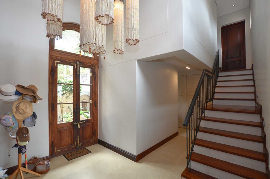 5 Bedroom Property for Sale in Kanonberg Western Cape